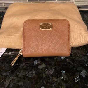 Michael Kors by fold leather wallet